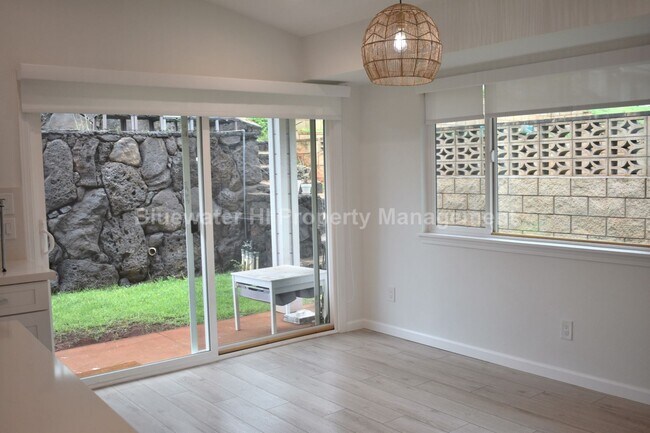 Foto del edificio - Waikele 4 bedroom, 3 bath home w/ enclosed garage