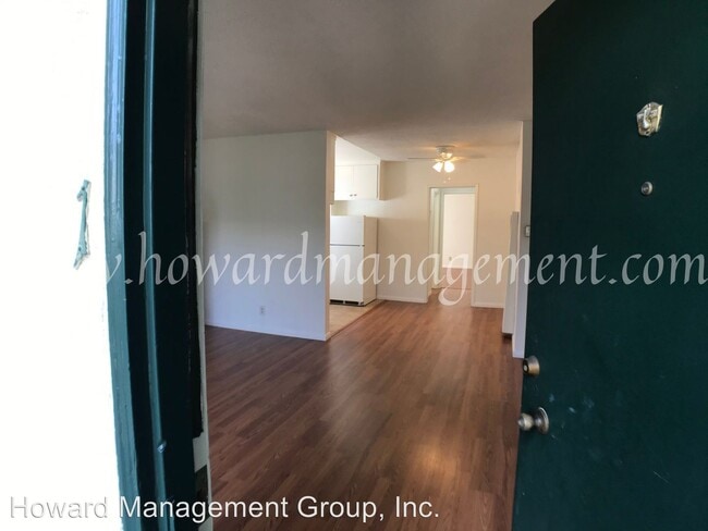 Building Photo - 1623 S Bundy Dr