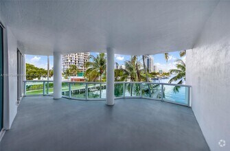 Building Photo - 7914 Harbor Island Dr