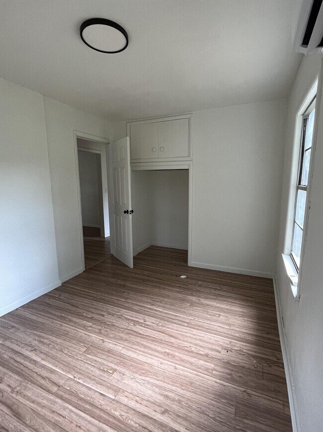 Foto del edificio - 712 N L St