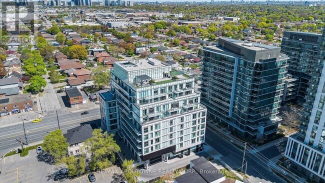 Photo du bâtiment - 1195 The Queensway