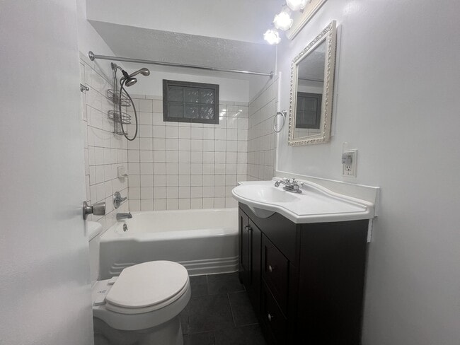 Building Photo - 3403 Lowden St