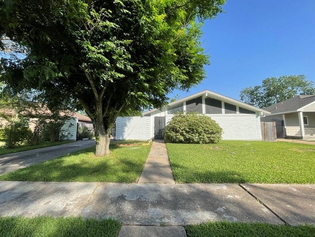 Building Photo - 10503 Cook Rd