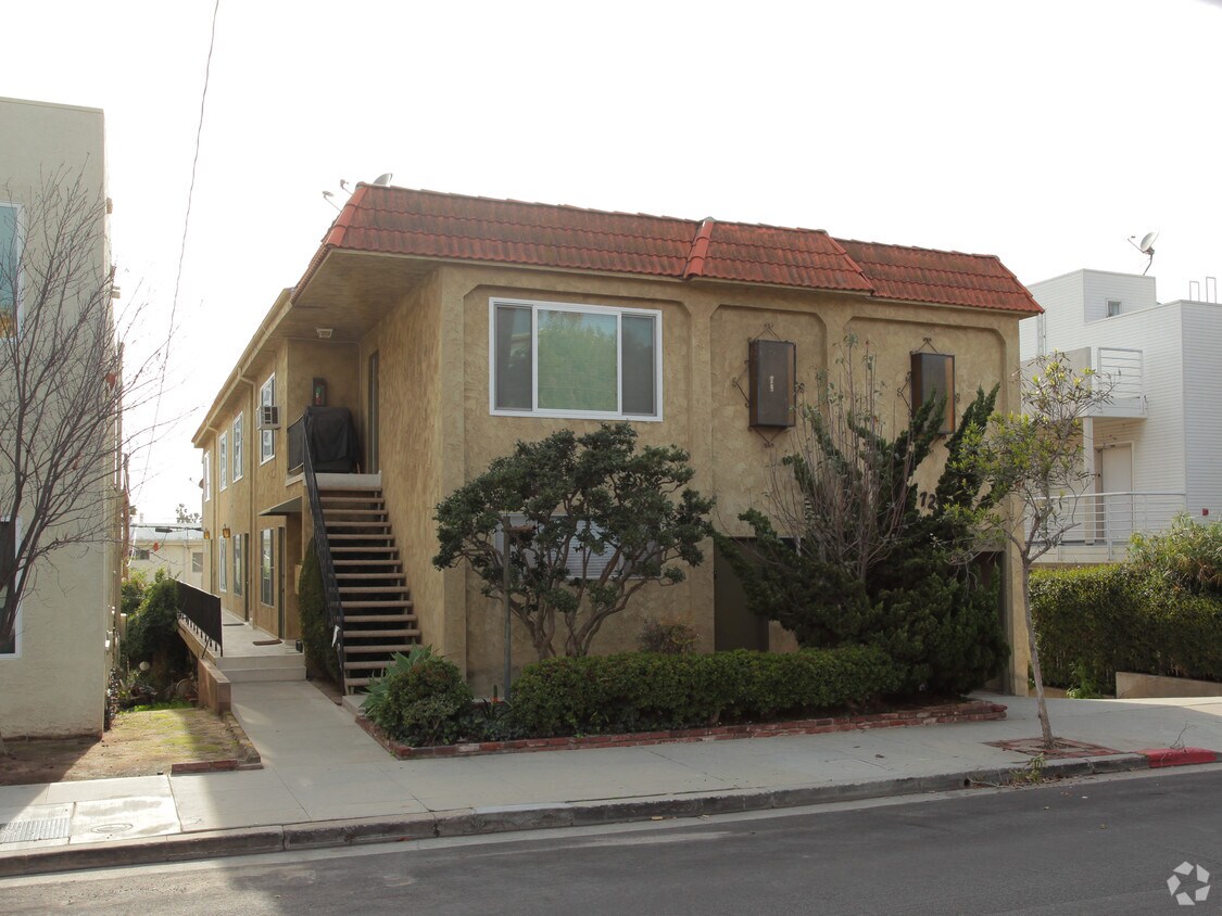Building Photo - 2728 3rd St
