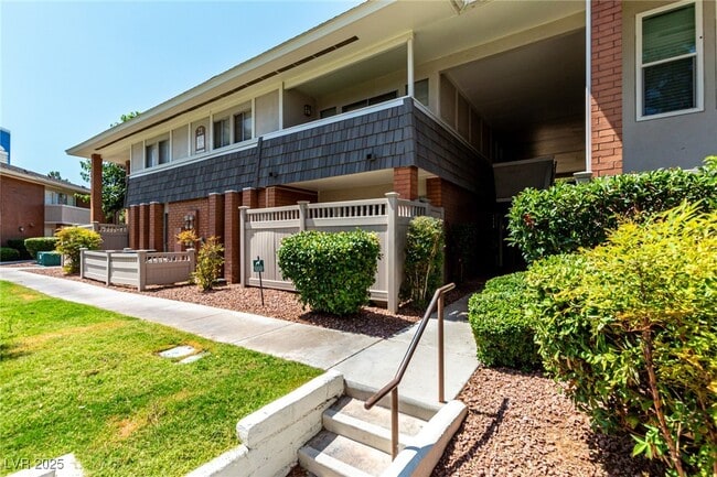 Building Photo - 650 Oakmont Ave