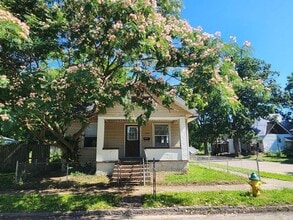 Building Photo - 1436 Sycamore St