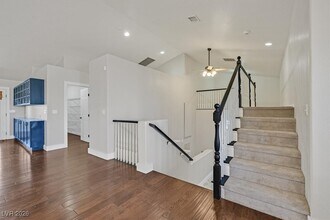 Building Photo - 391 E Kimberly Dr