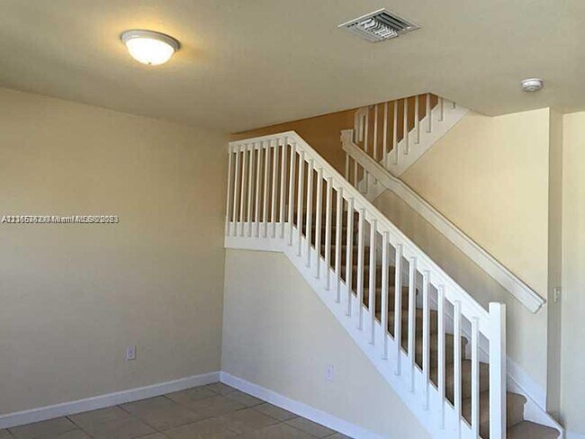 Foto del edificio - 528 SE 32nd Ave