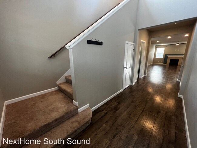 Building Photo - 4 br, 2.5 bath House - 3346 Nova Street NE