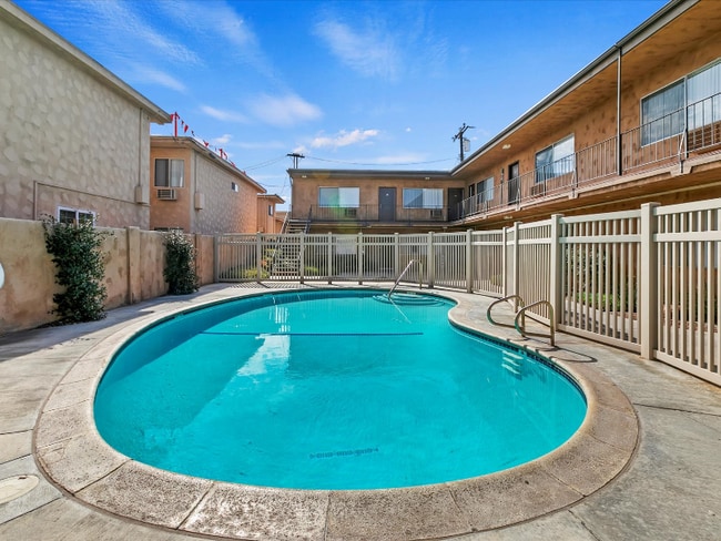 Photo - 16229 Woodruff Ave Apartment