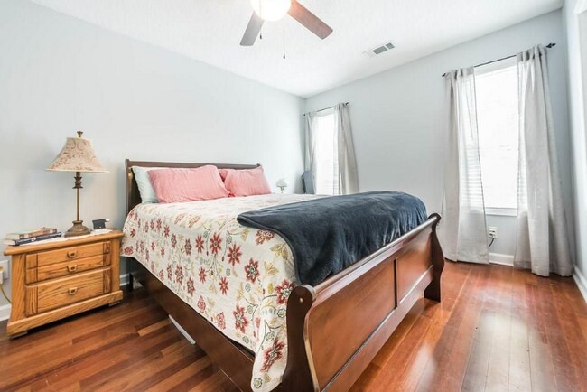 Foto del edificio - 5036 Laurel Bridge Dr SE