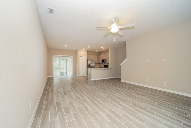 Building Photo - 652 Cherry Ridge Dr