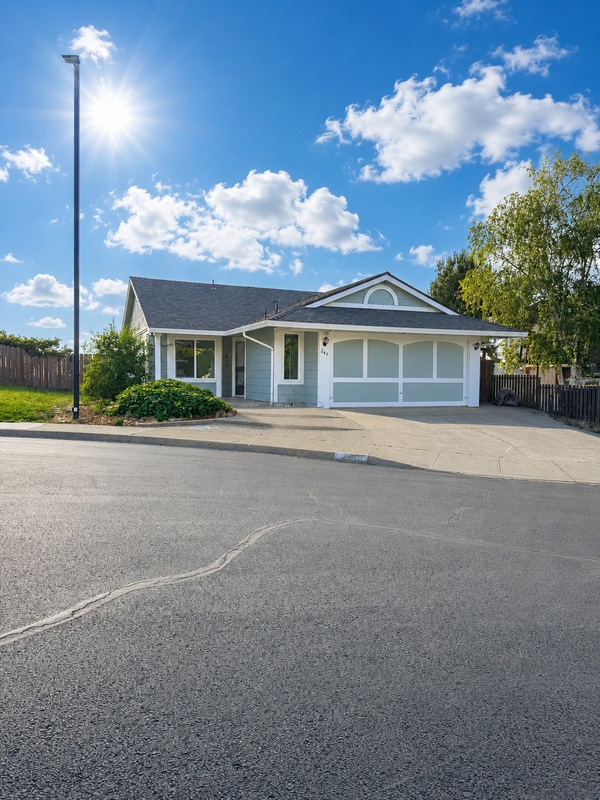Building Photo - 245 Voyager Dr