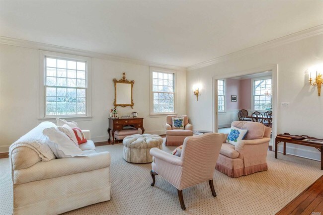 Building Photo - 109 Quogue St