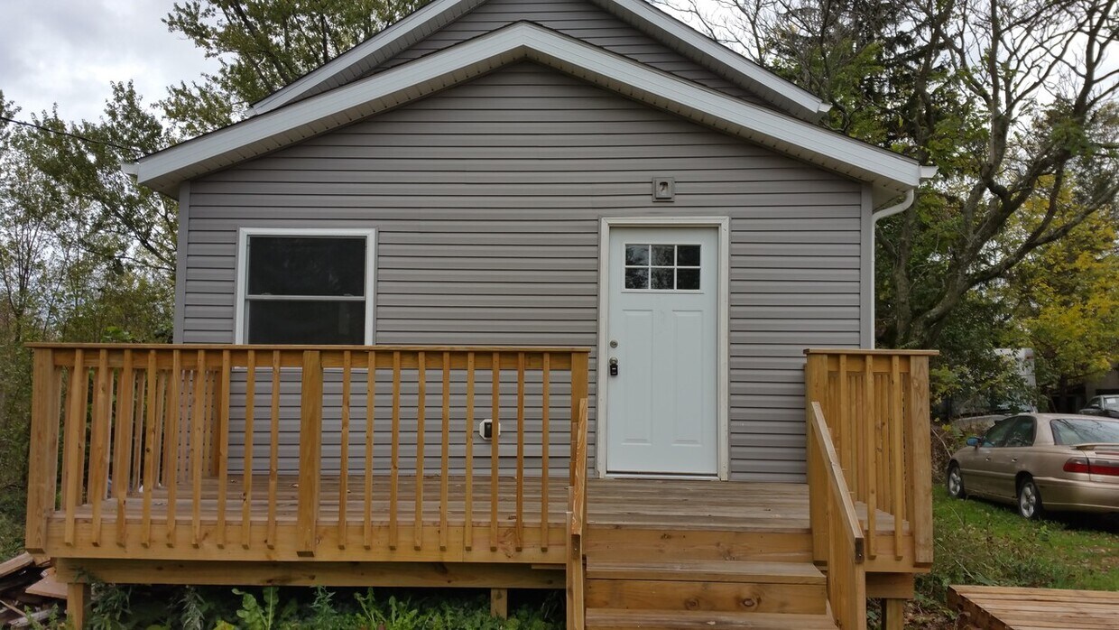 Wyoga Lake House Rental in Stow, OH
