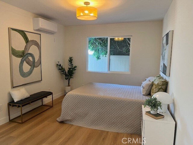 Foto del edificio - 419 S Heliotrope Ave