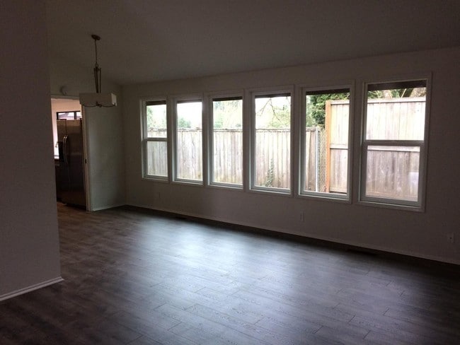 Foto del edificio - 2298 Oakway Terrace