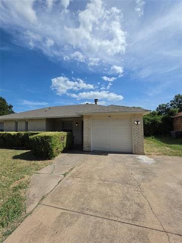 Building Photo - 216 Tejas Dr
