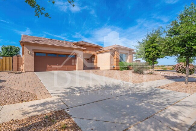 Building Photo - 2881 E Tonto Dr