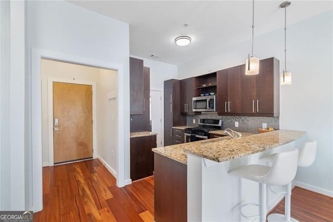 Foto del edificio - 870 Inman Vlg Pkwy NE