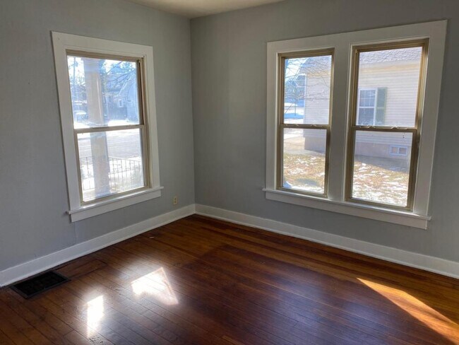 Building Photo - 414 East 10th street