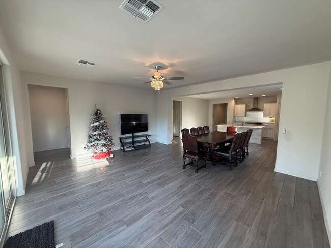 Foto del edificio - 22820 E Marsh Rd