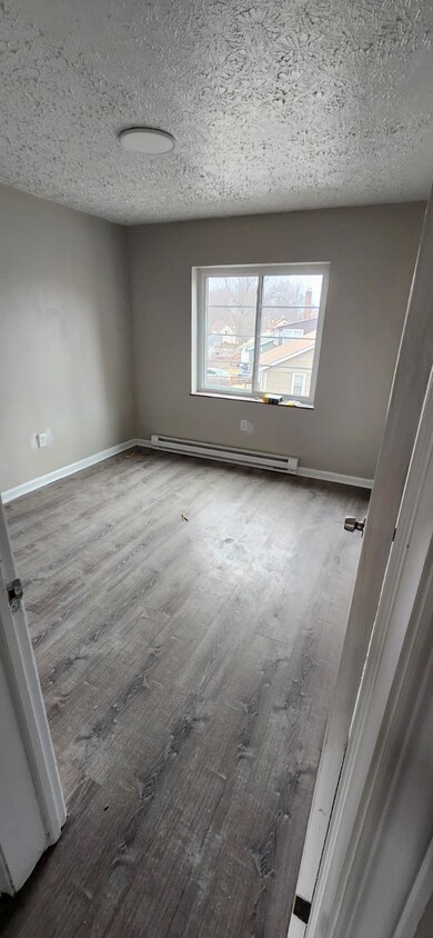 Photo - 2461 Noble Rd (Cleveland Heights, OH)