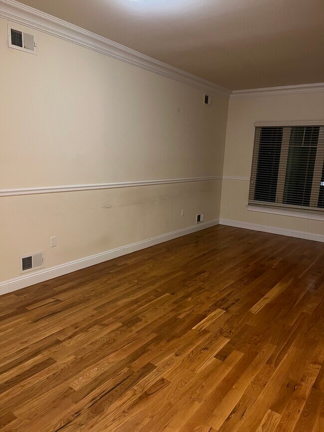 14 Pyramid Ct, Staten Island, NY 10314 House Rental in Staten Island