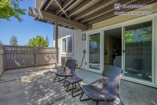 Foto del edificio - 20800 Homestead Rd