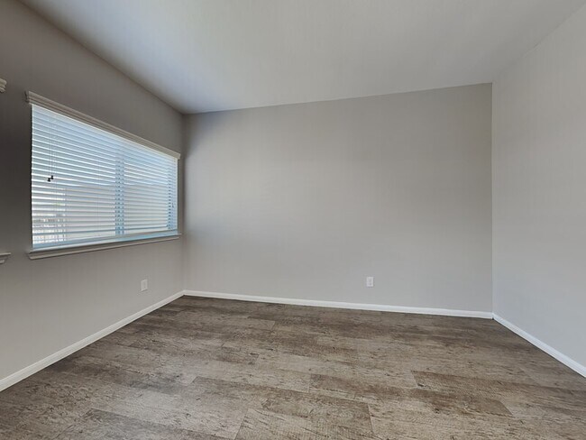 Foto del edificio - 4065 Mossy Pl Ln