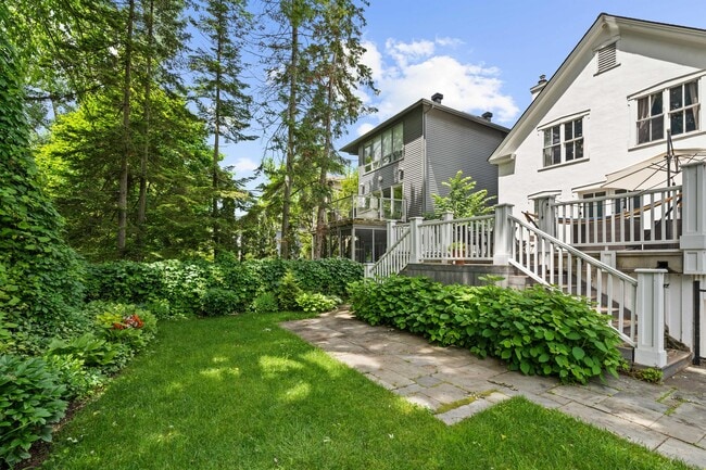 Building Photo - 135 Stanley Ave