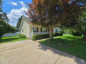 Building Photo - 460 Caney Ln