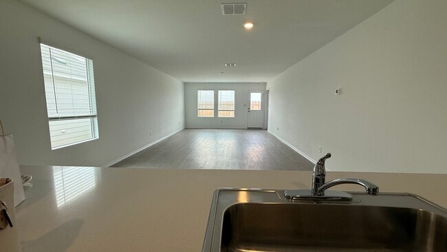 Building Photo - 205 E Lima Dr