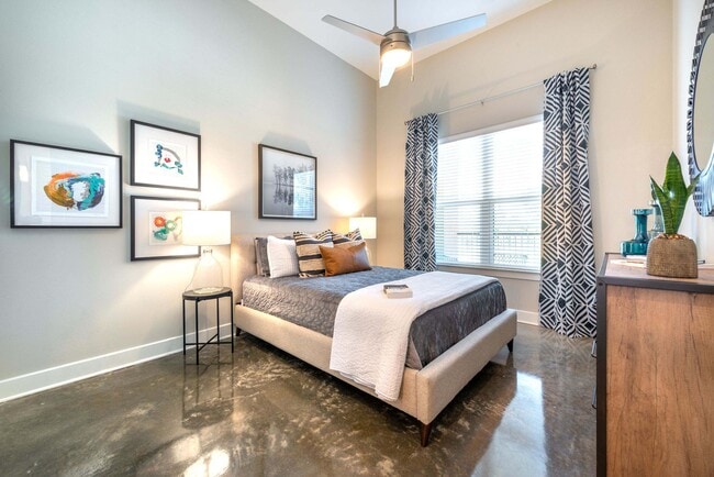 Building Photo - Lakeview Apartments