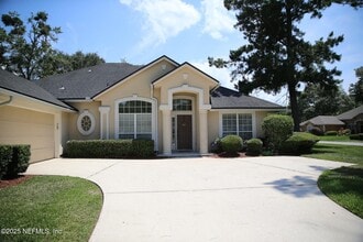Building Photo - 209 Edgewater Branch Dr