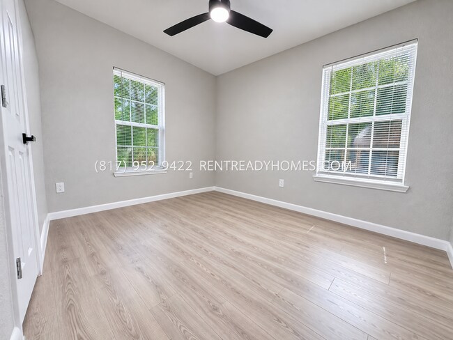 Foto del edificio - 6431 Myrtle St