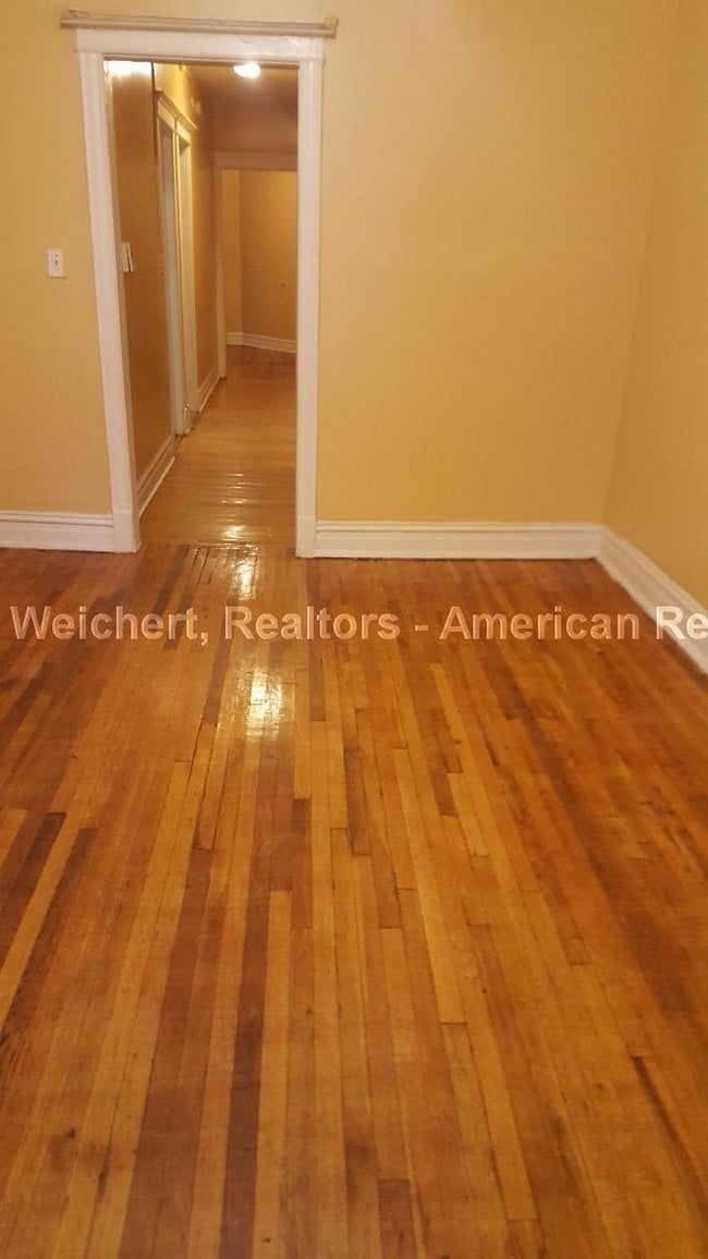 Building Photo - 6024 S Eberhart Ave