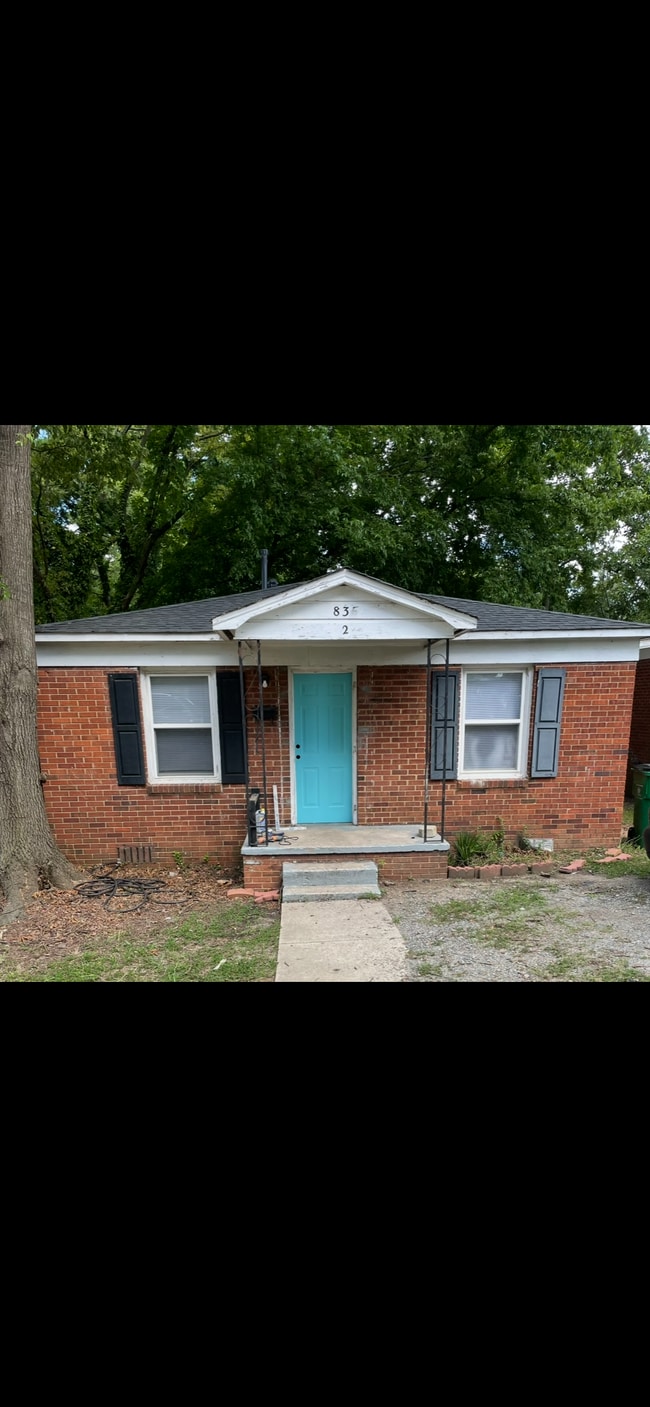 Building Photo - 836 Rodey Ave