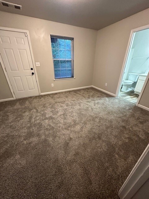 Foto del edificio - 6771 Blackstone Pl