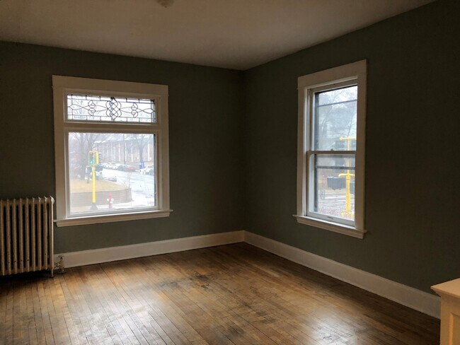 Foto del edificio - 822 W 35th St