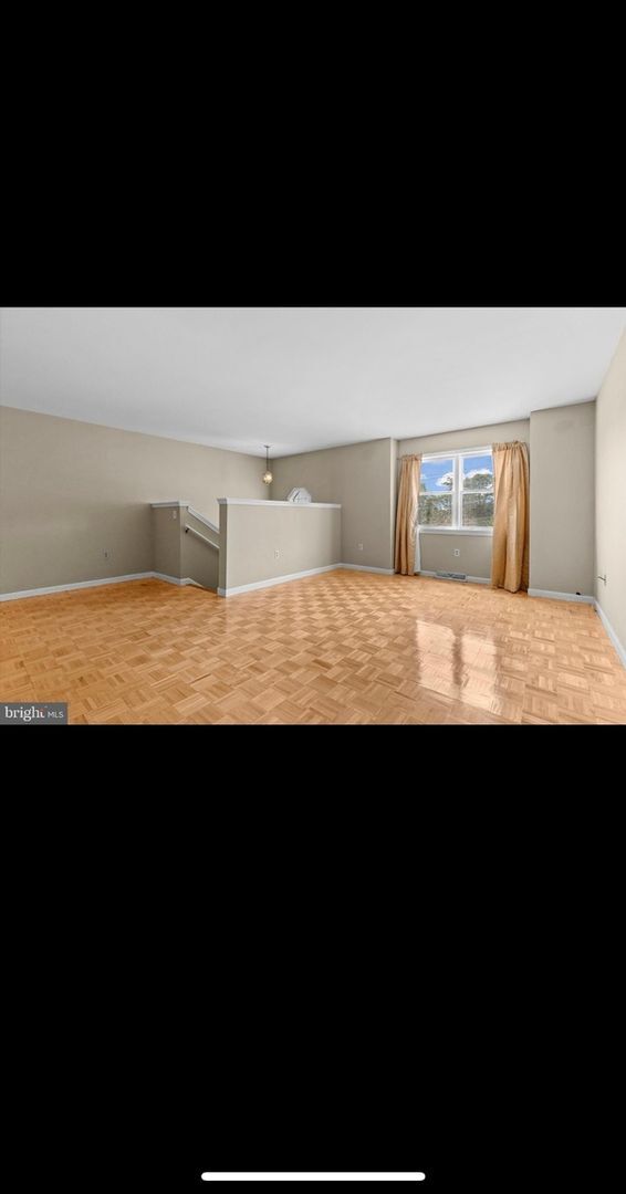 Foto del edificio - Spacious 3BR Townhome in Harrisburg