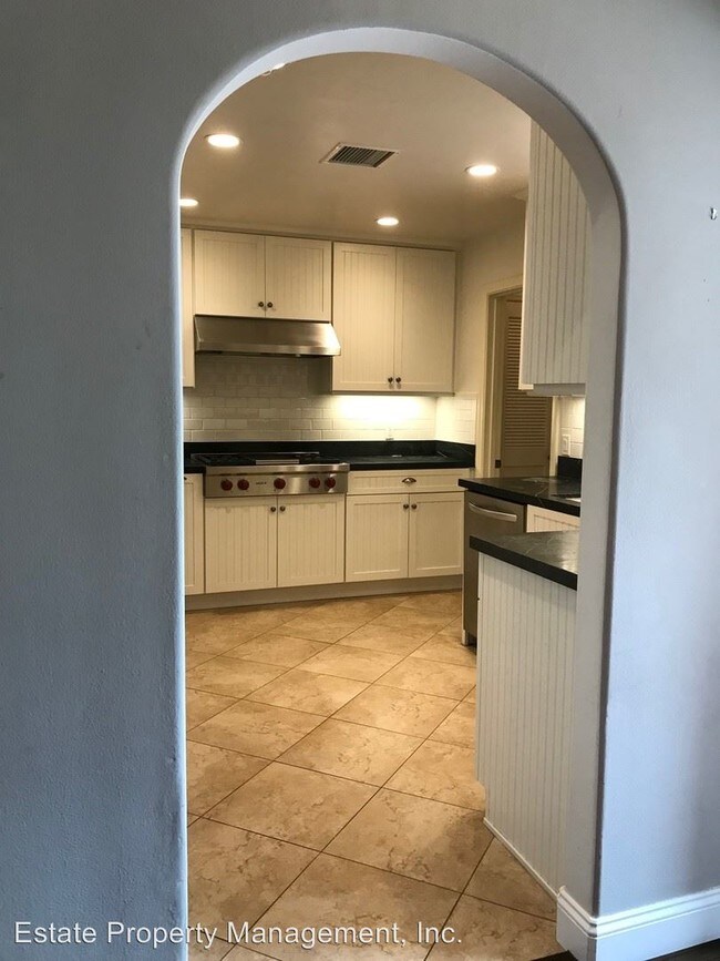 Foto del edificio - 3 br, 3 bath House - 1324 B Olive St