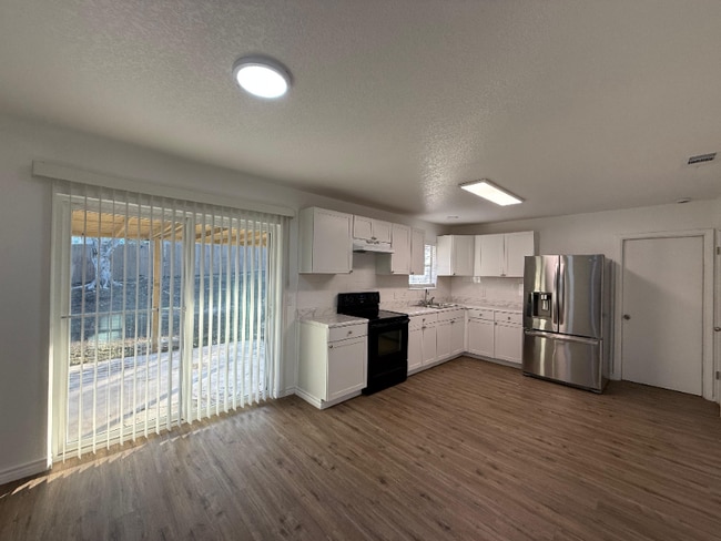 Building Photo - 5522 Crystal Valley St