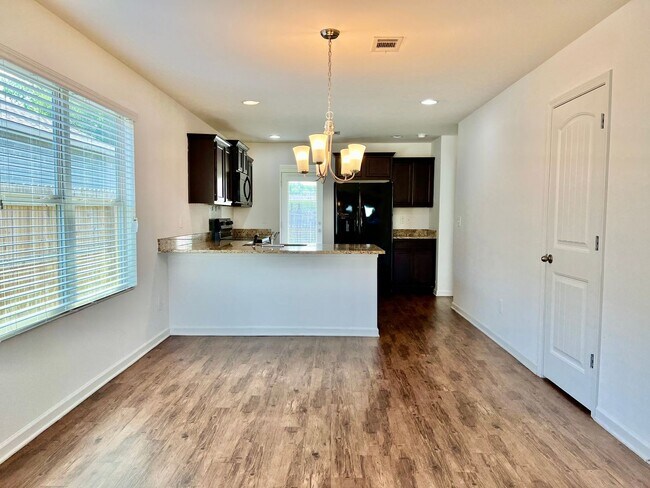 Building Photo - Home in Moundville, AL for Rent! COMING SOON!