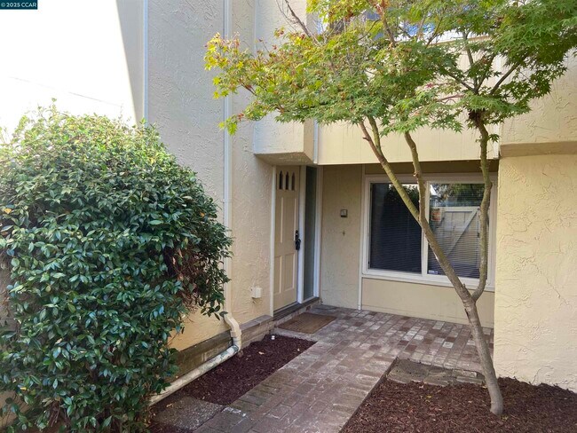 Foto del edificio - 1557 Siskiyou Dr