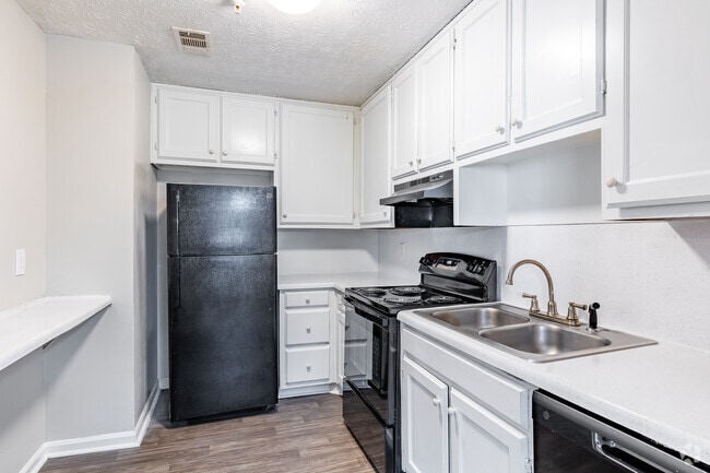 Interior Photo - Alcovy Terrace