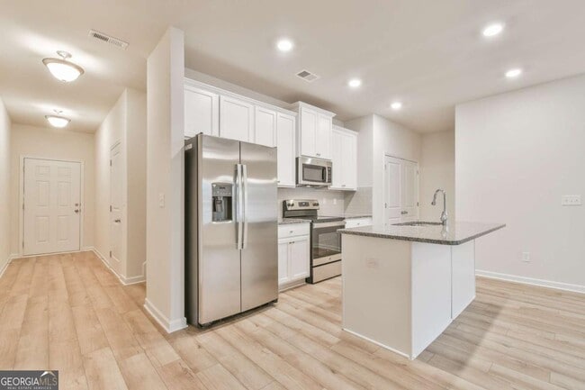 Building Photo - 4541 Bishops Ln