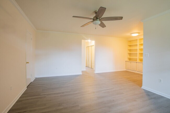 Foto del edificio - Charming 2 BR/1 BA Apartment in Rockville!
