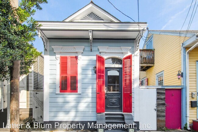 Building Photo - 2 br, 1.5 bath House - 3427 Royal St