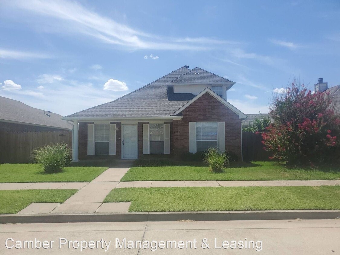3 br, 3 bath House 1400 SW 23rd Street House for Rent in Moore, OK